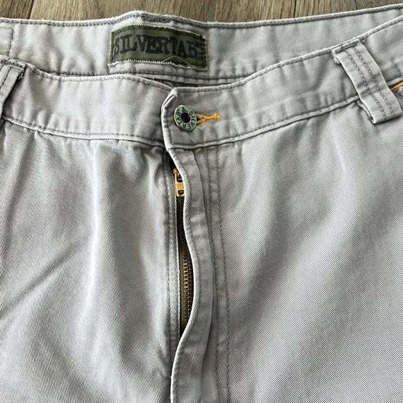 Men's Grey Levi’s SilverTab Cargo Shorts Size 40 - Picture 3 of 8